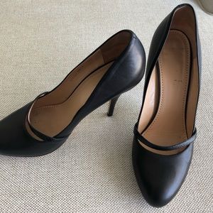 BALLY Switzerland women’s black leather Mary Janes Pumps US Size 8.5, EU size 39